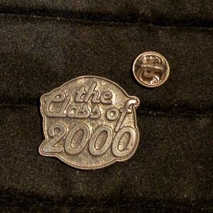 The Class Of 2000 Graduate Millennial Millennium Silver Tone Graduation Pin Back